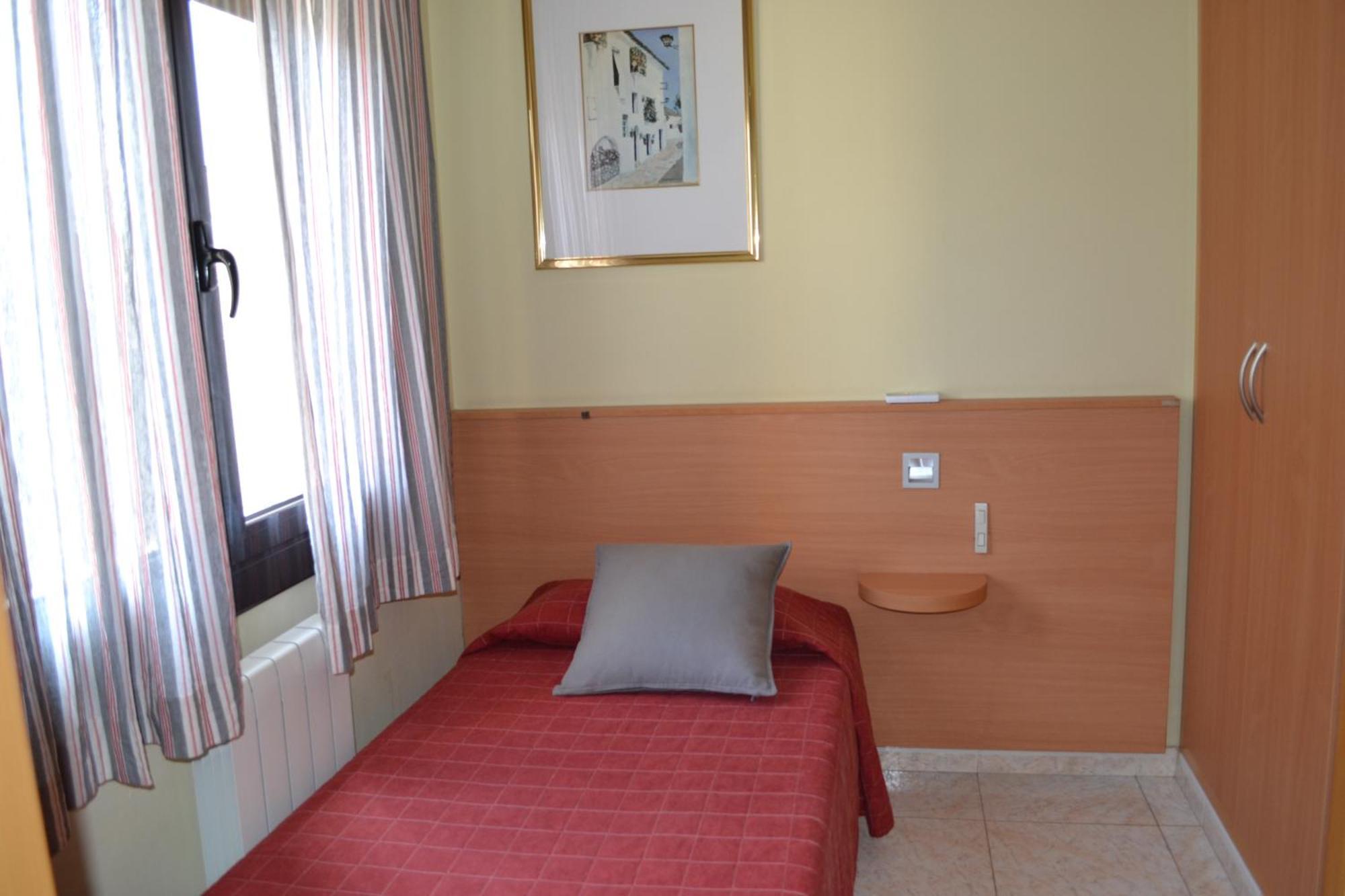 Hostal Bartis Figueres  Szoba fotó